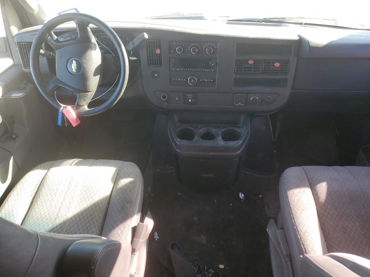 2016 Chevrolet Express - Image 8