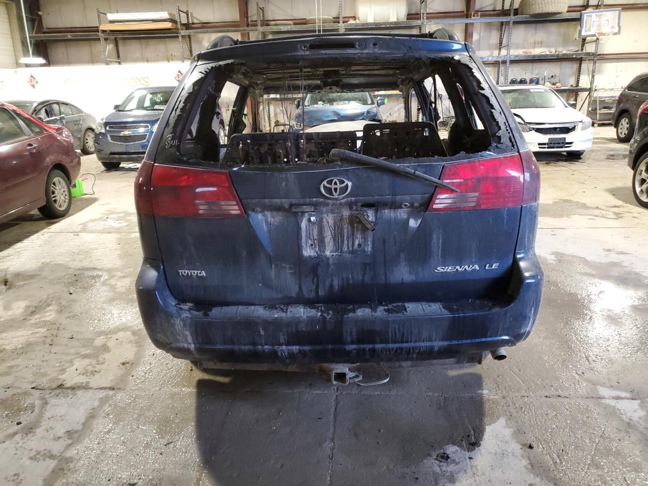 2004 Toyota Sienna - Image 6