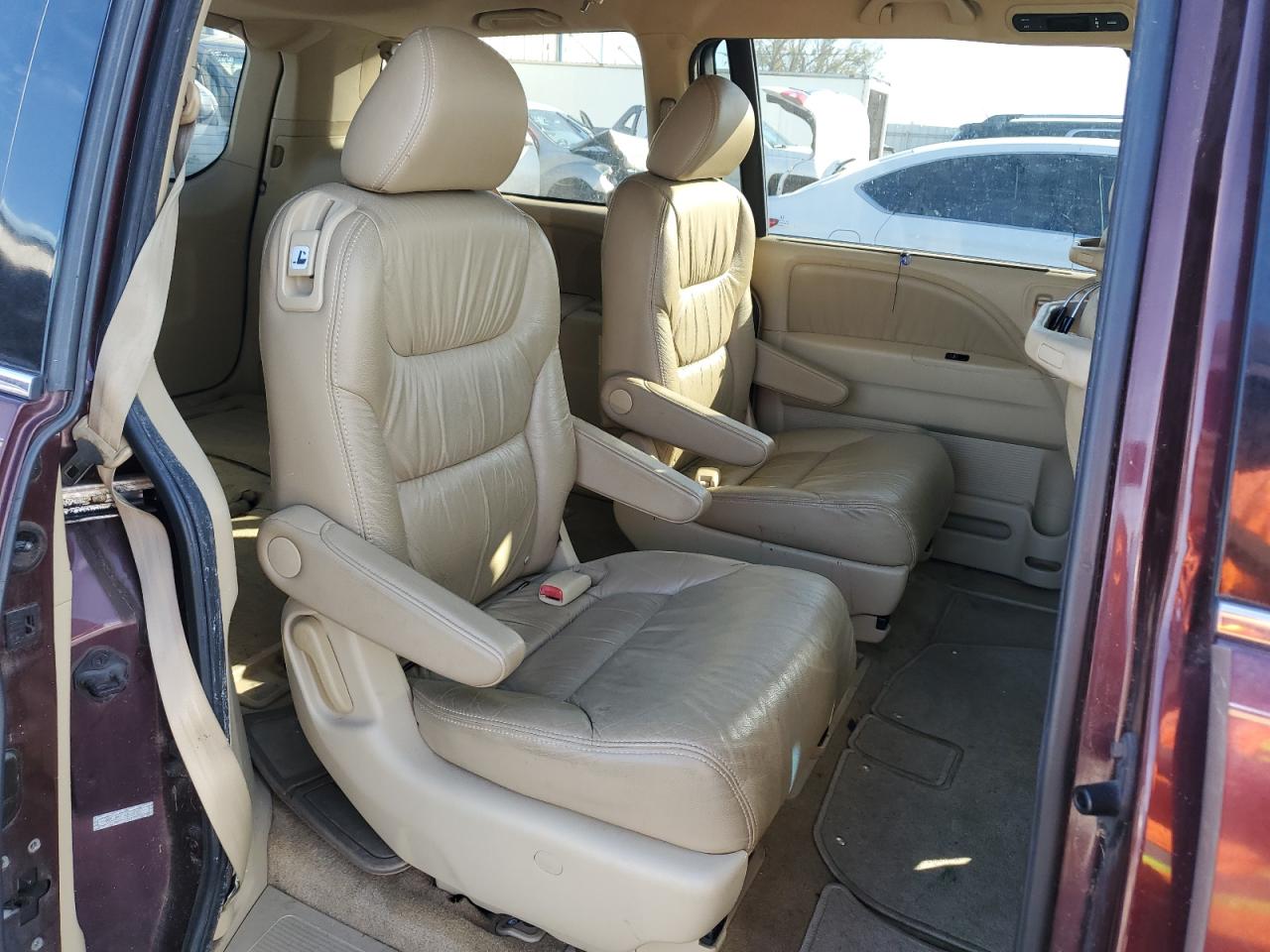 2010 Honda Odyssey - Image 11