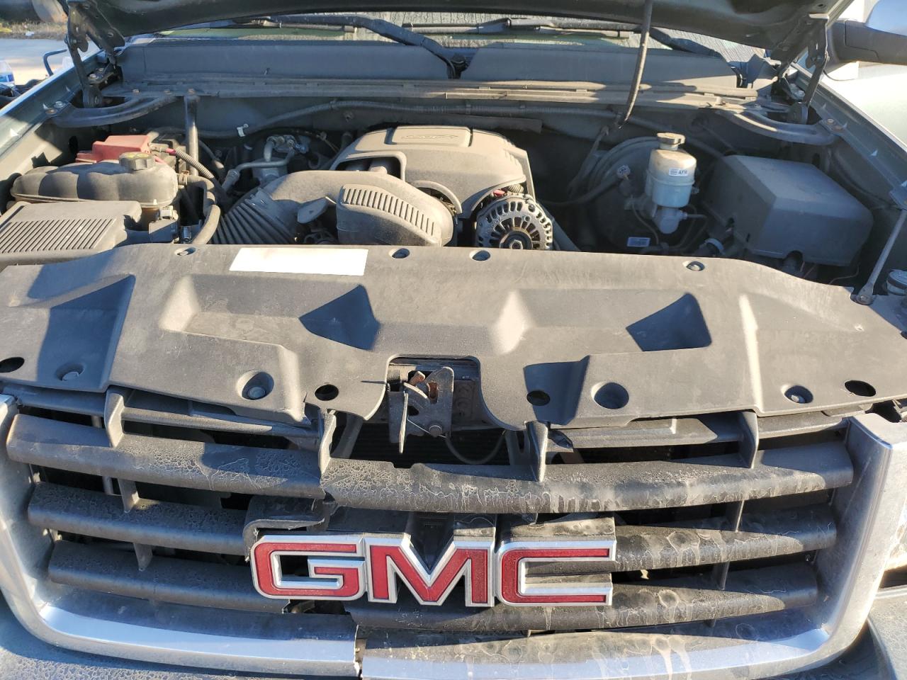 2011 GMC Sierra - Image 12