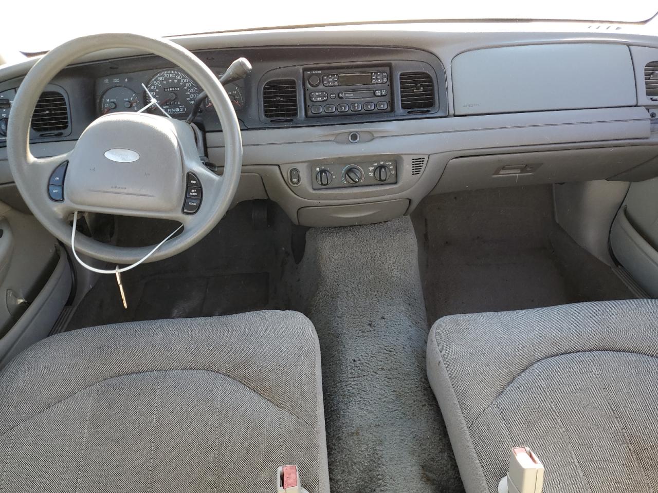 2001 Ford Crown Victoria - Image 8