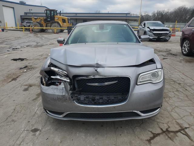  CHRYSLER 300 2018 Сріблястий