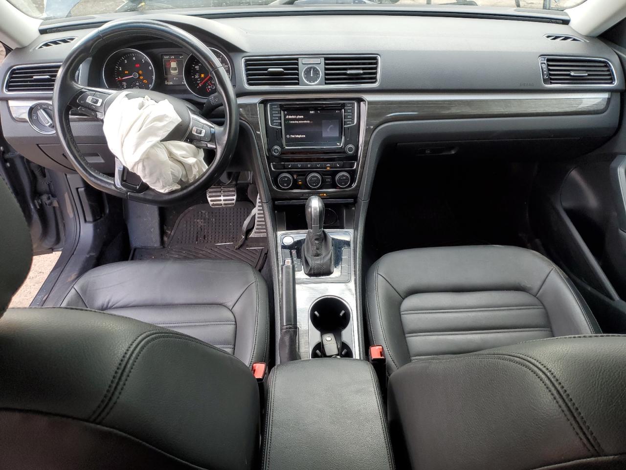 2017 Volkswagen Passat - Image 8
