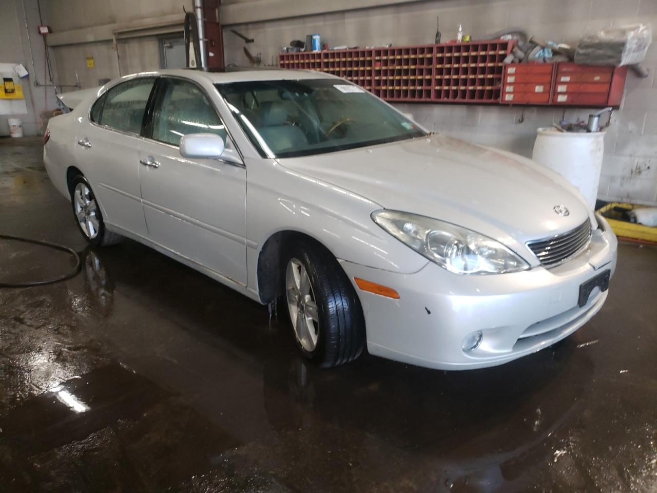 2005 Lexus ES - Image 4