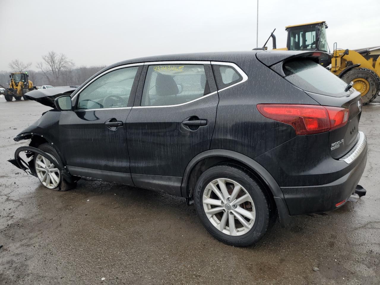 2017 Nissan Rogue - Image 2