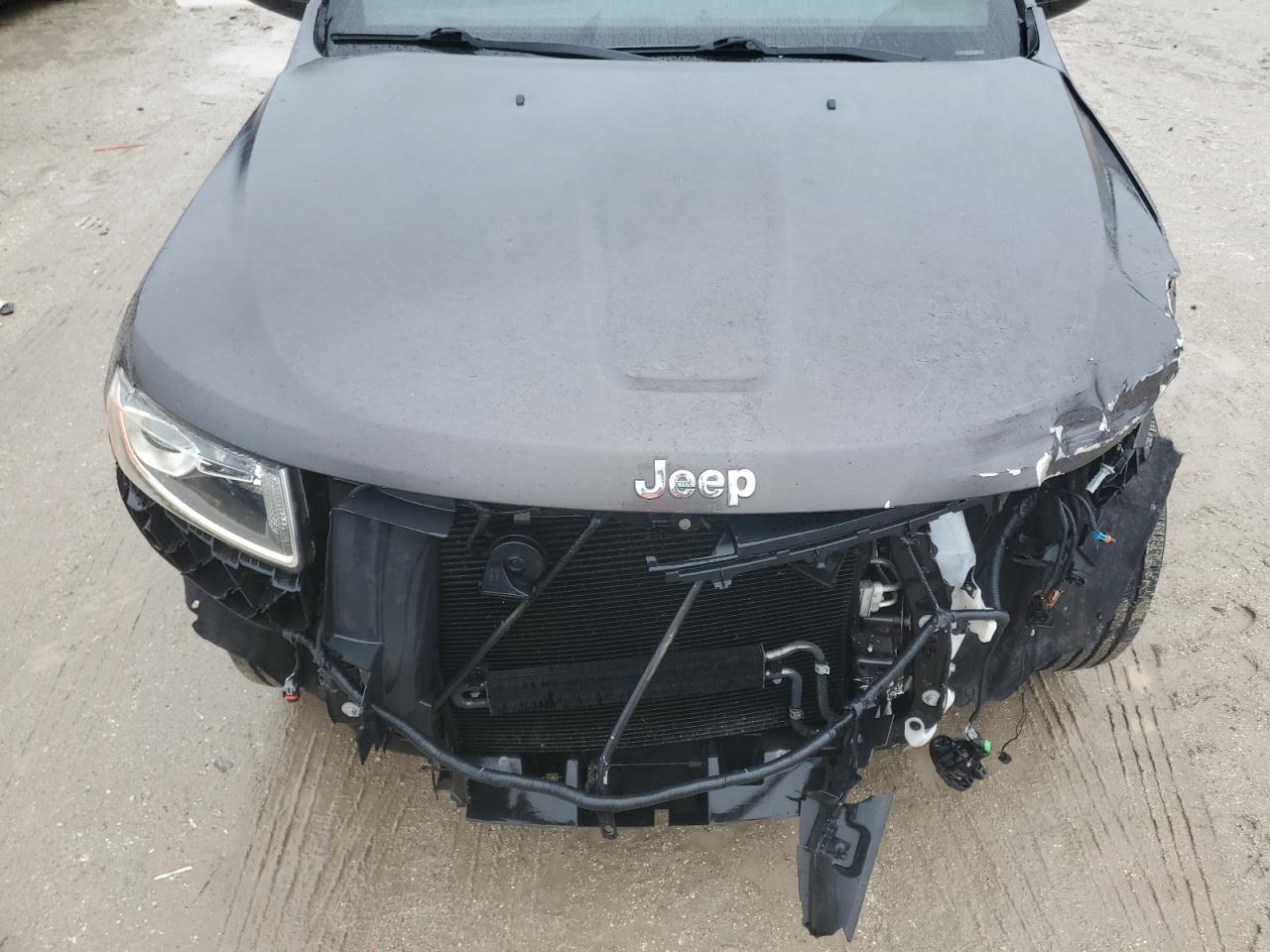 2015 Jeep Grand Cherokee - Image 14