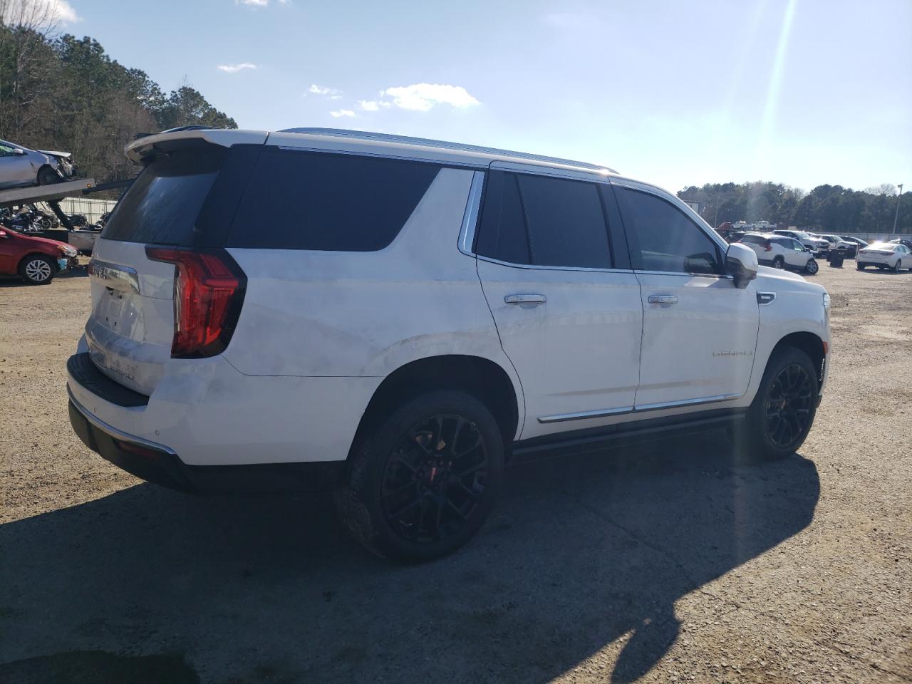 2022 GMC Yukon - Image 3