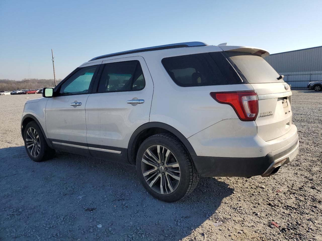 2017 Ford Explorer - Image 2