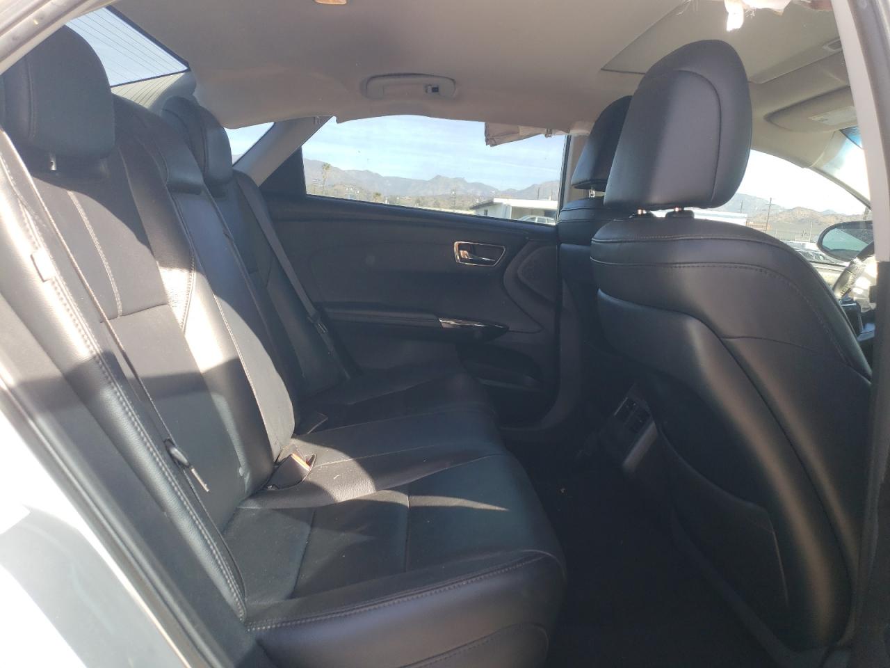 2013 Toyota Avalon - Image 10