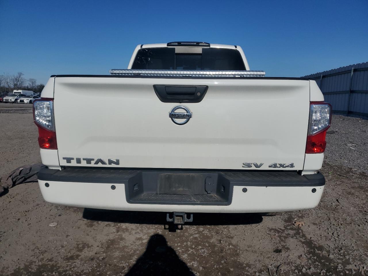 2017 Nissan Titan - Image 6