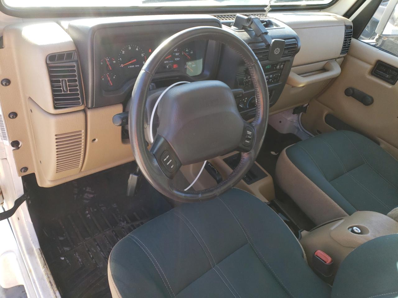 2002 Jeep Wrangler / Tj Sahara VIN: 1J4FA59SX2P729233 Lot: 86692204