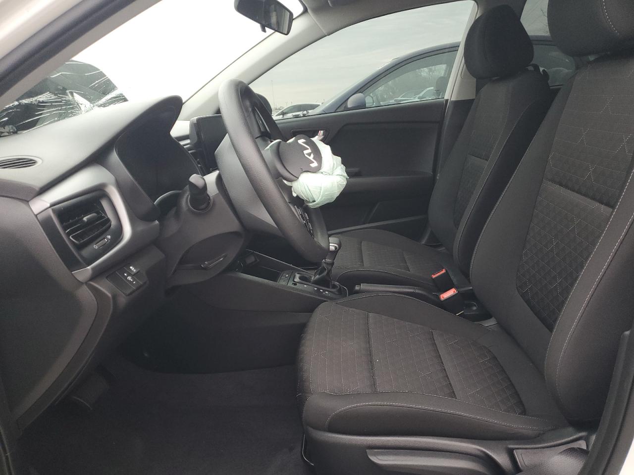 2023 Kia Rio - Image 7
