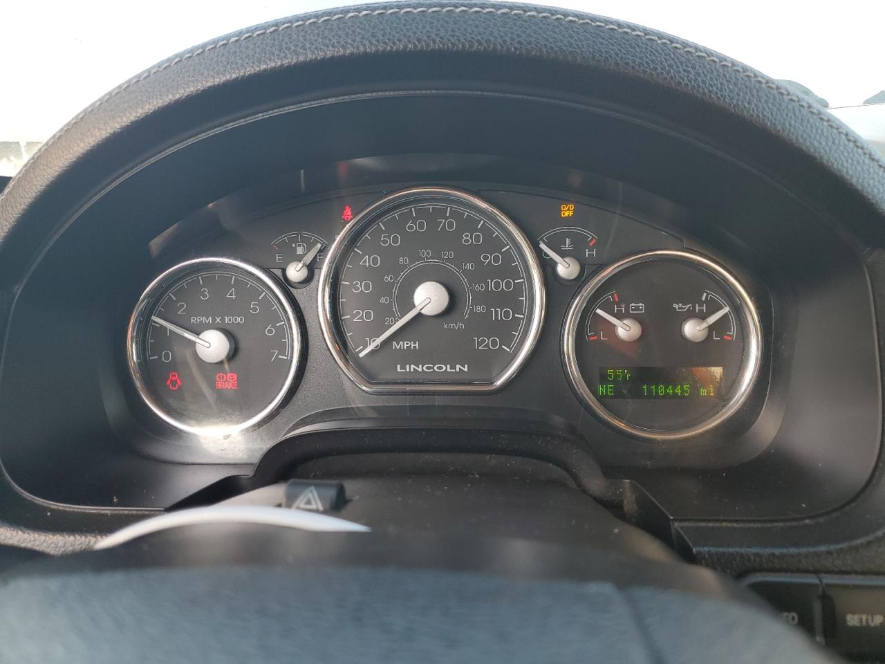 2006 Lincoln Mark LT - Image 9