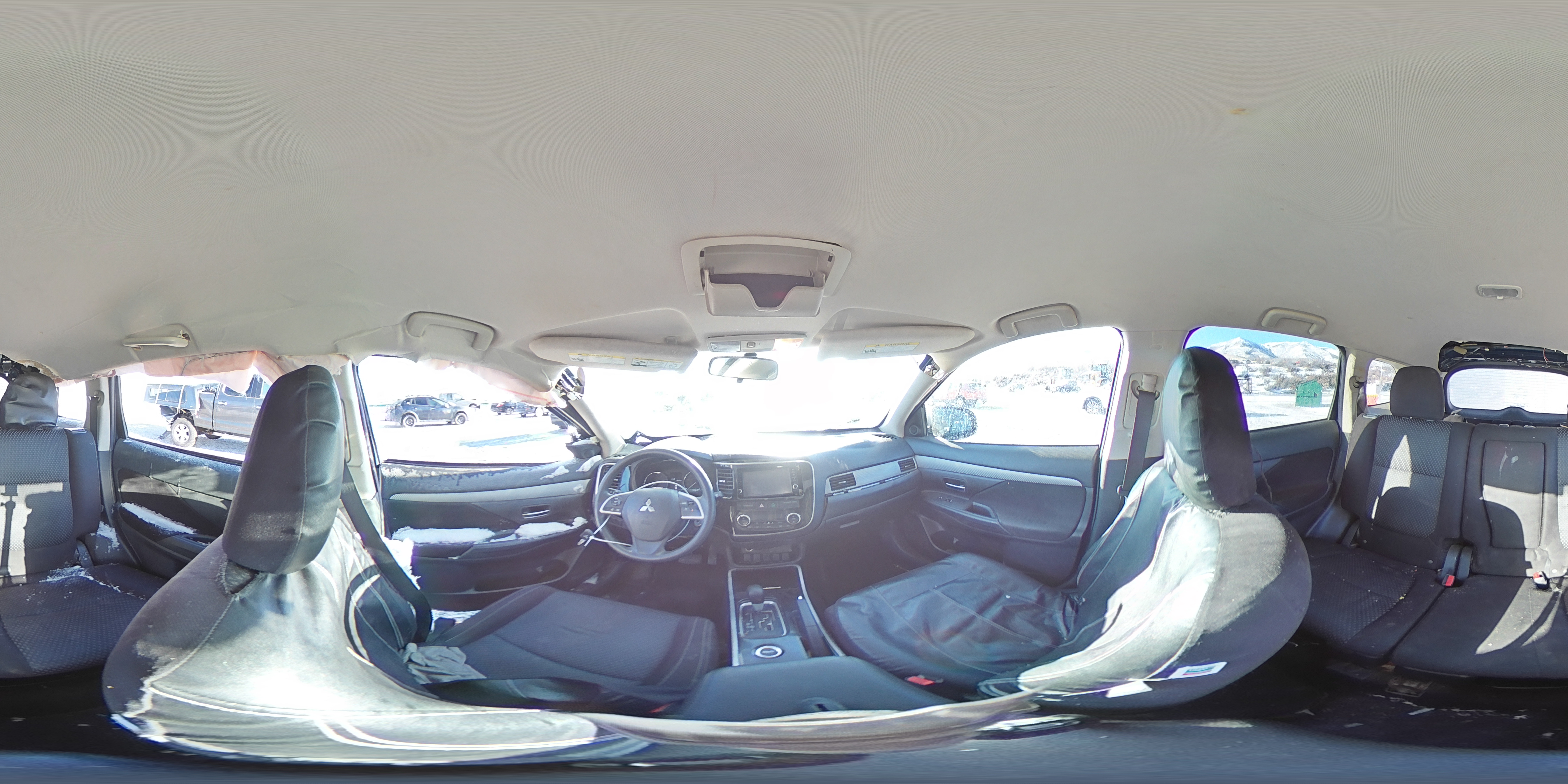 2018 Mitsubishi Outlander - Image 14