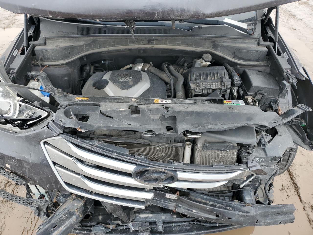 2015 Hyundai Santa Fe - Image 13