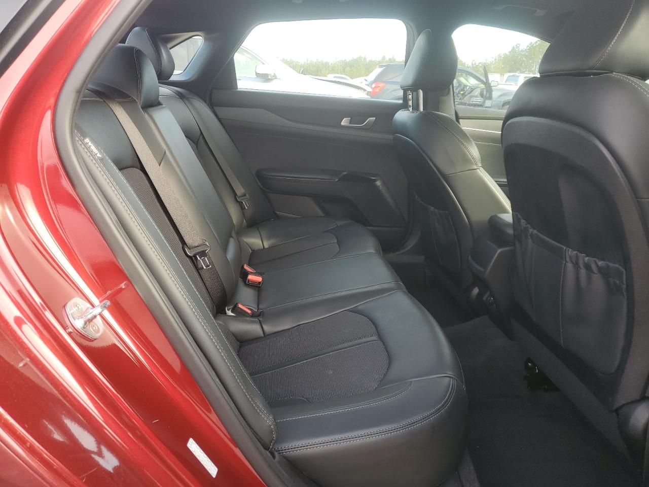 2022 Kia K5 - Image 10