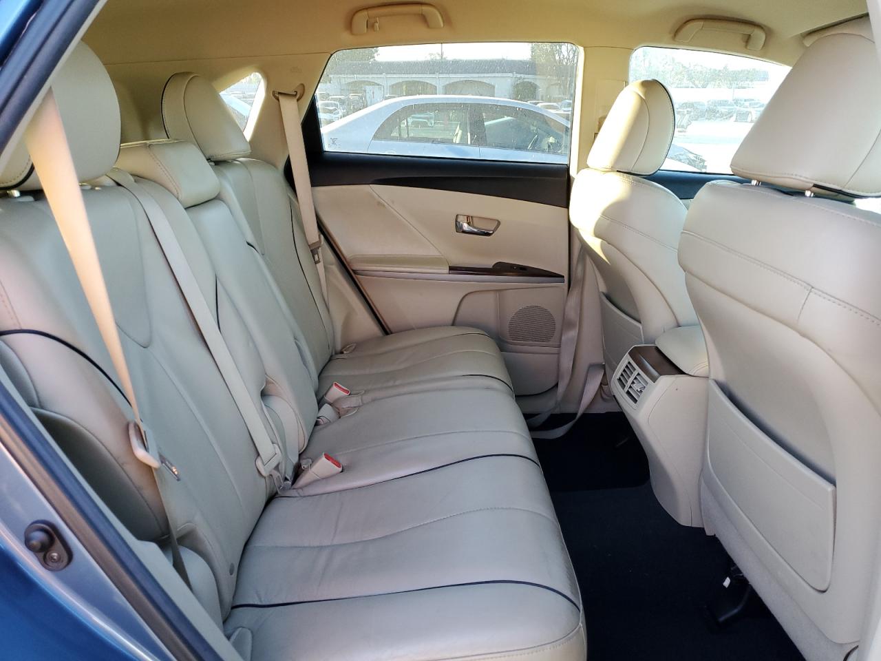 2012 Toyota Venza - Image 12
