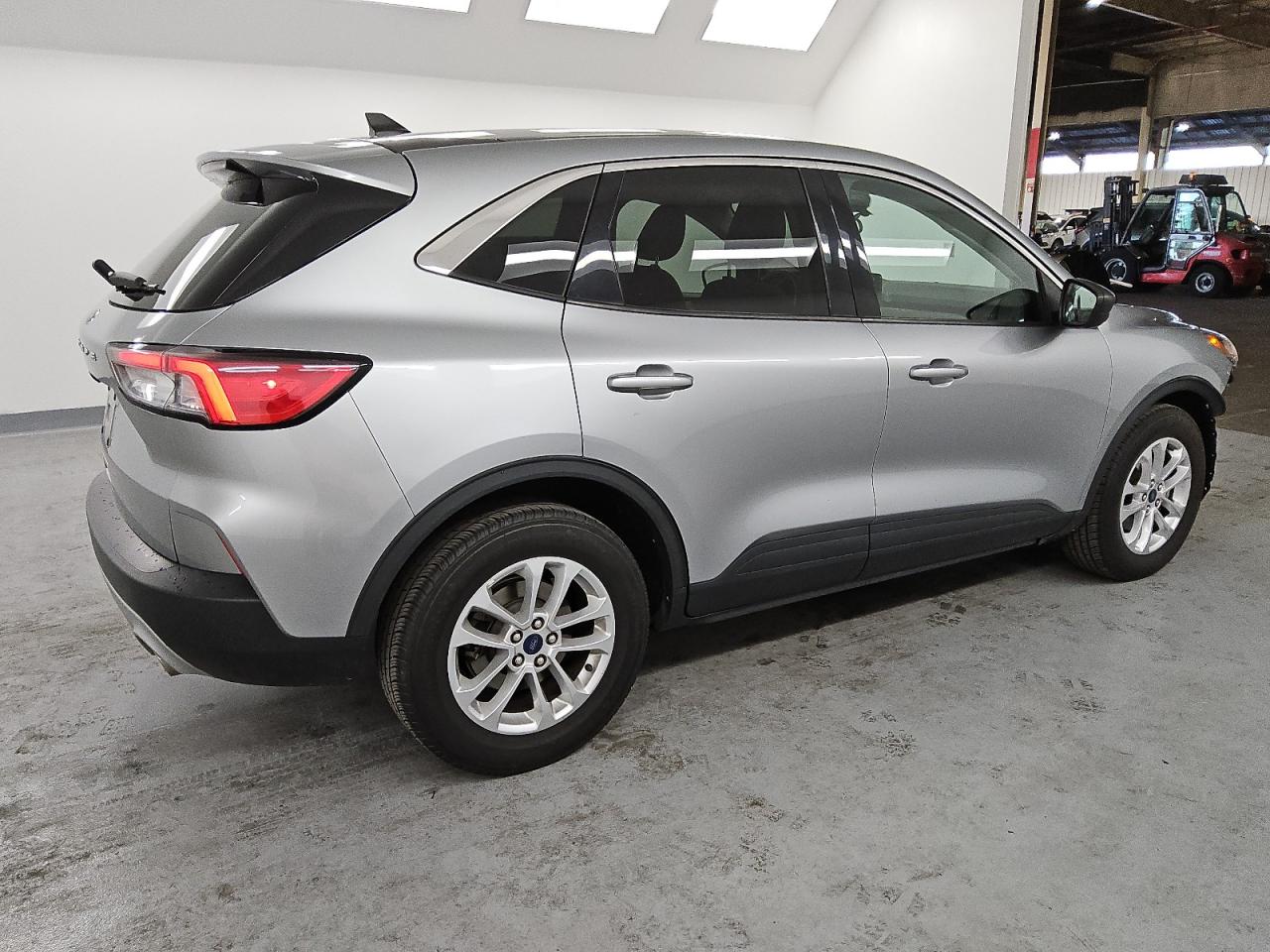 2022 Ford Escape - Image 3