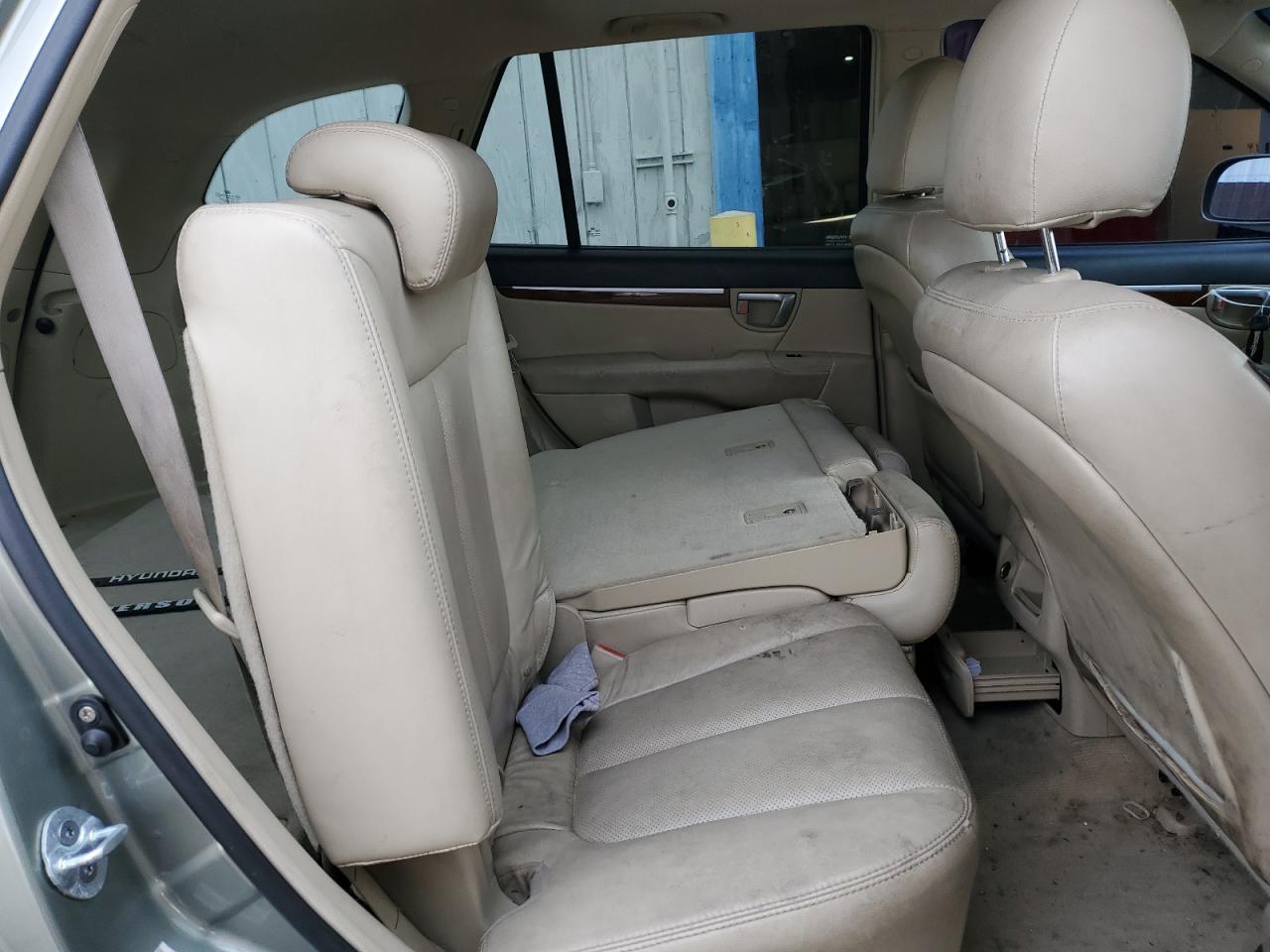 2009 Hyundai Santa Fe - Image 11