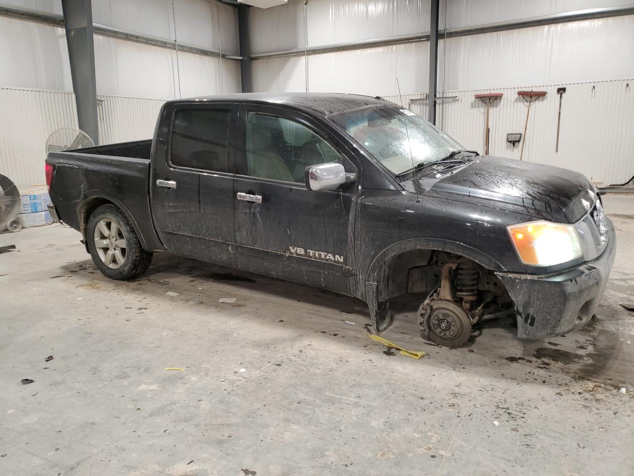 2010 Nissan Titan - Image 4