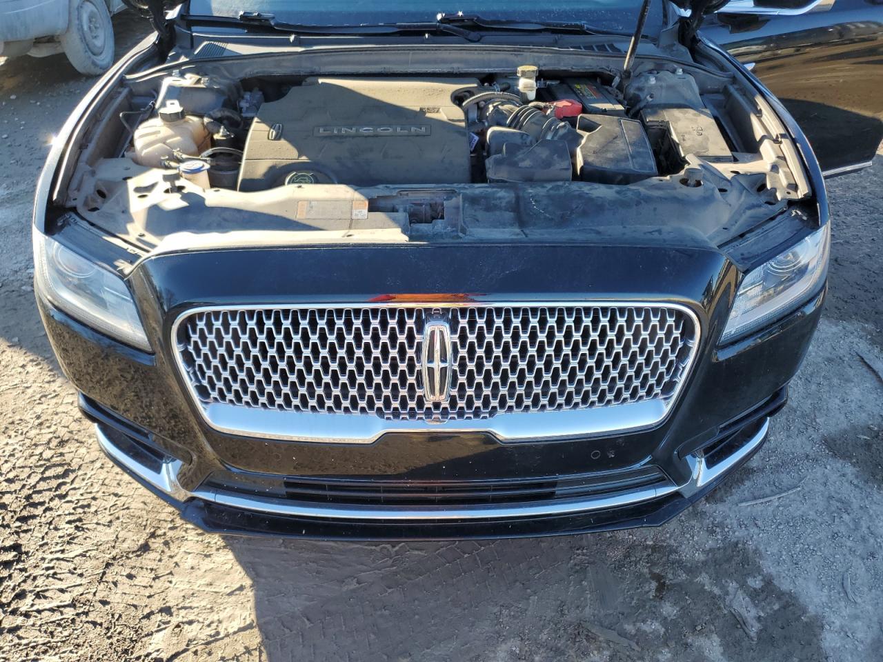2017 Lincoln Continental - Image 11