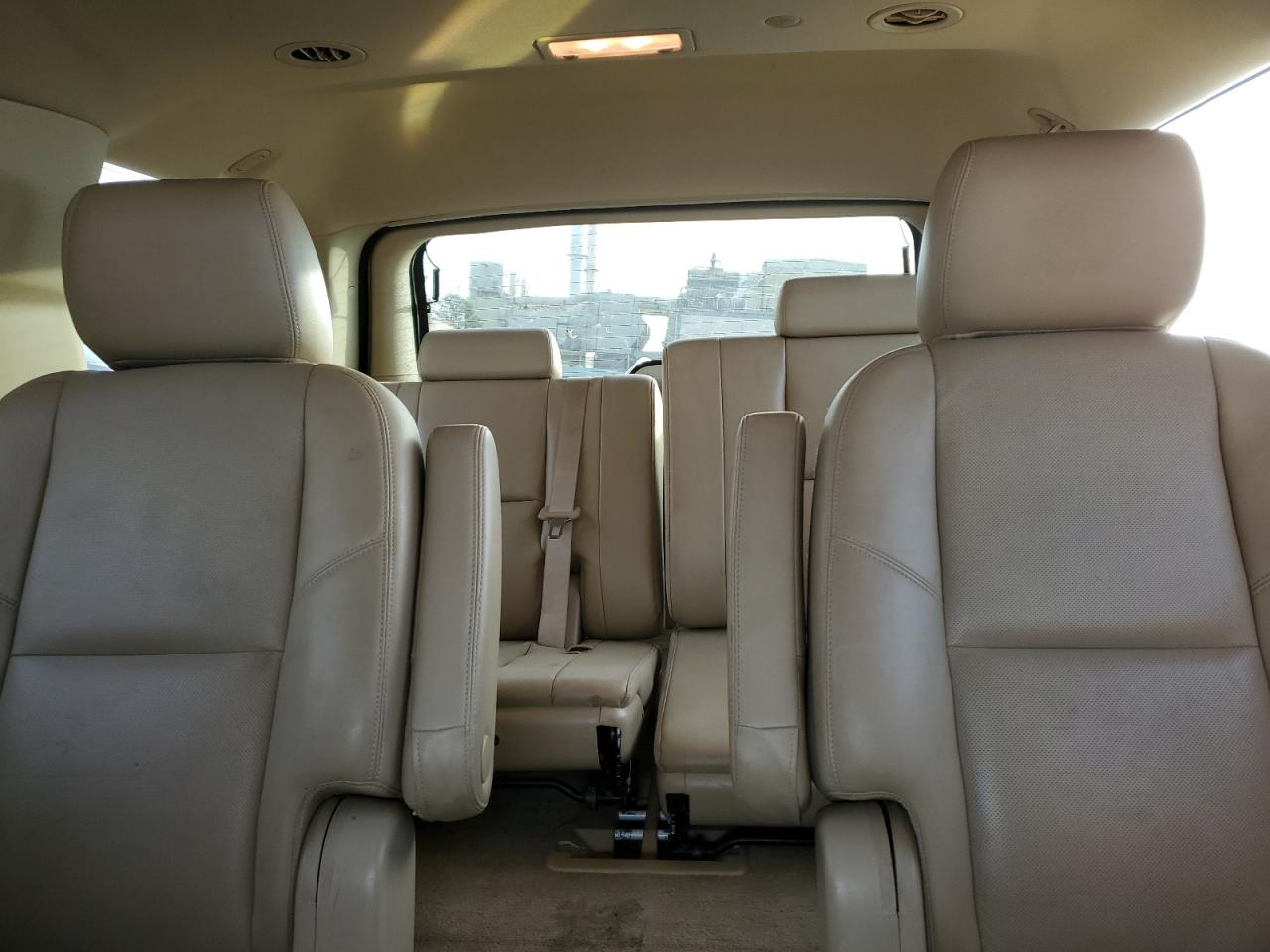 2011 GMC Yukon - Image 10