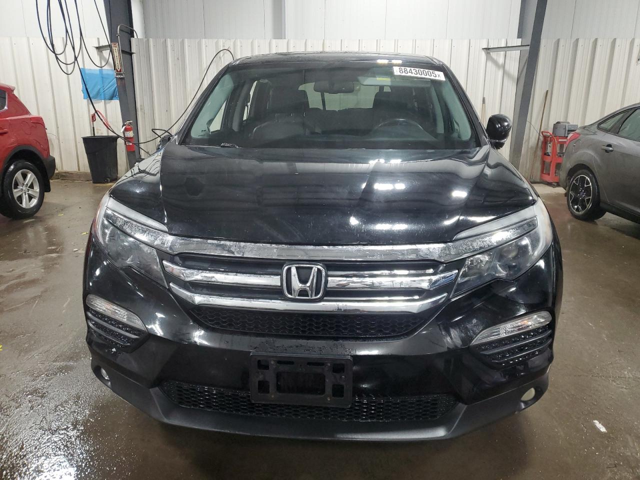 2017 Honda Pilot - Image 5