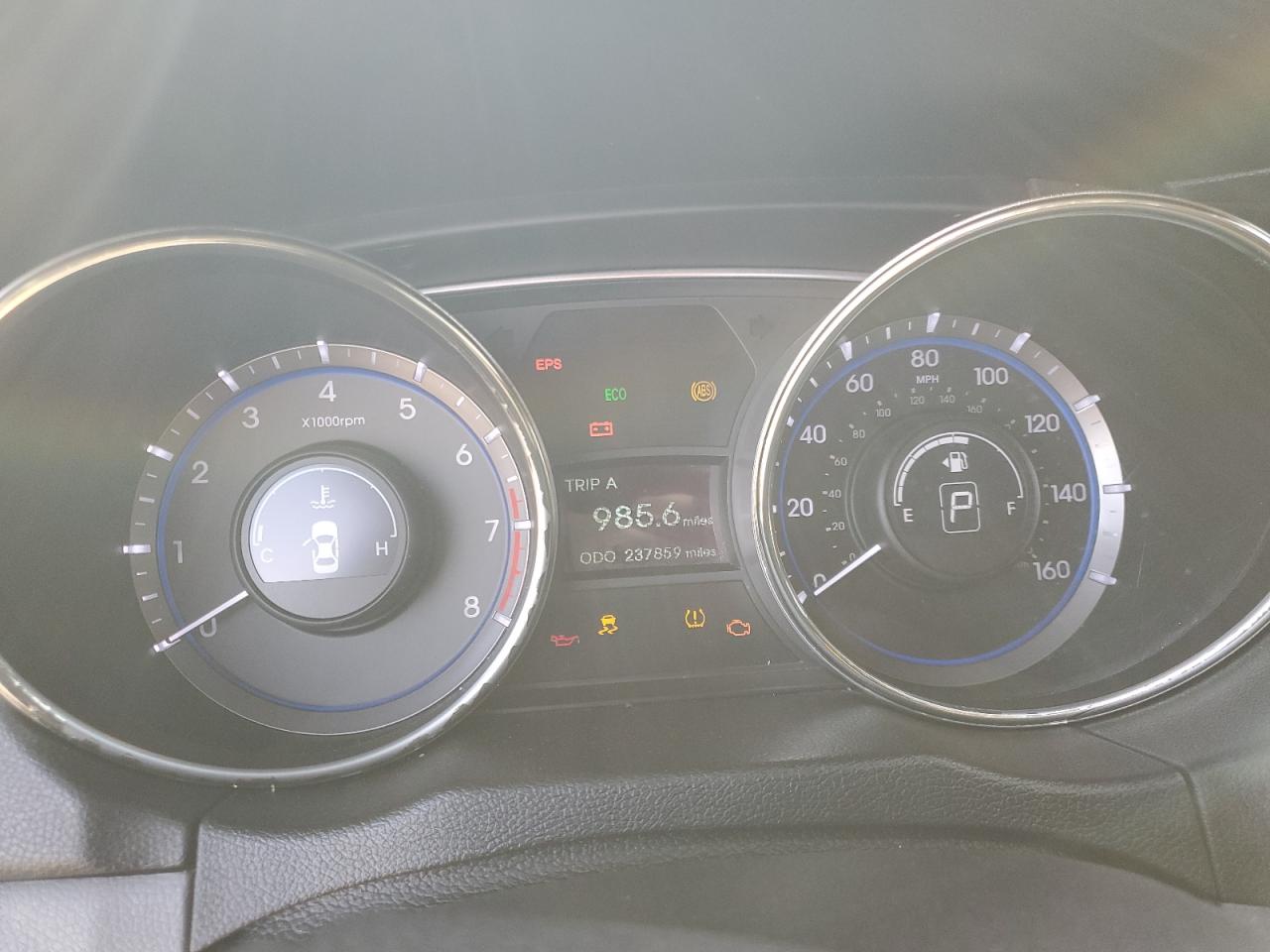 2012 Hyundai Sonata - Image 9
