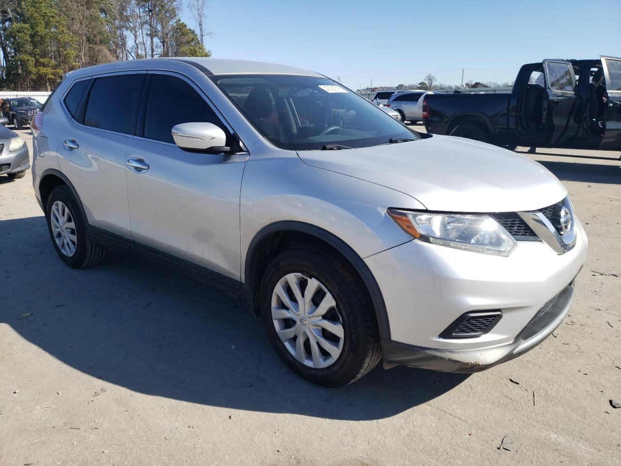 2015 Nissan Rogue - Image 4