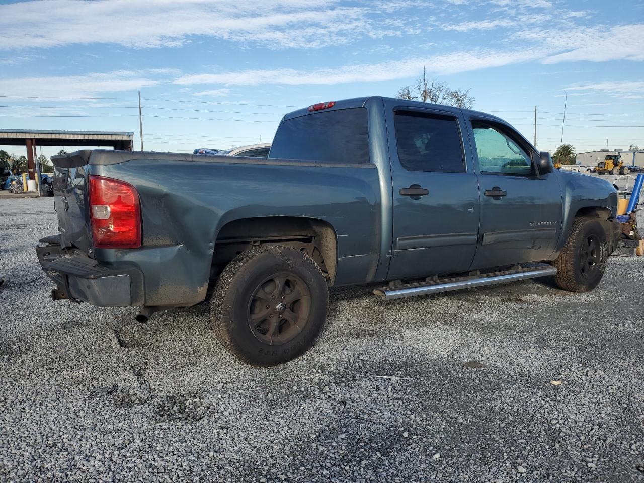 2010 Chevrolet Silverado - Image 3