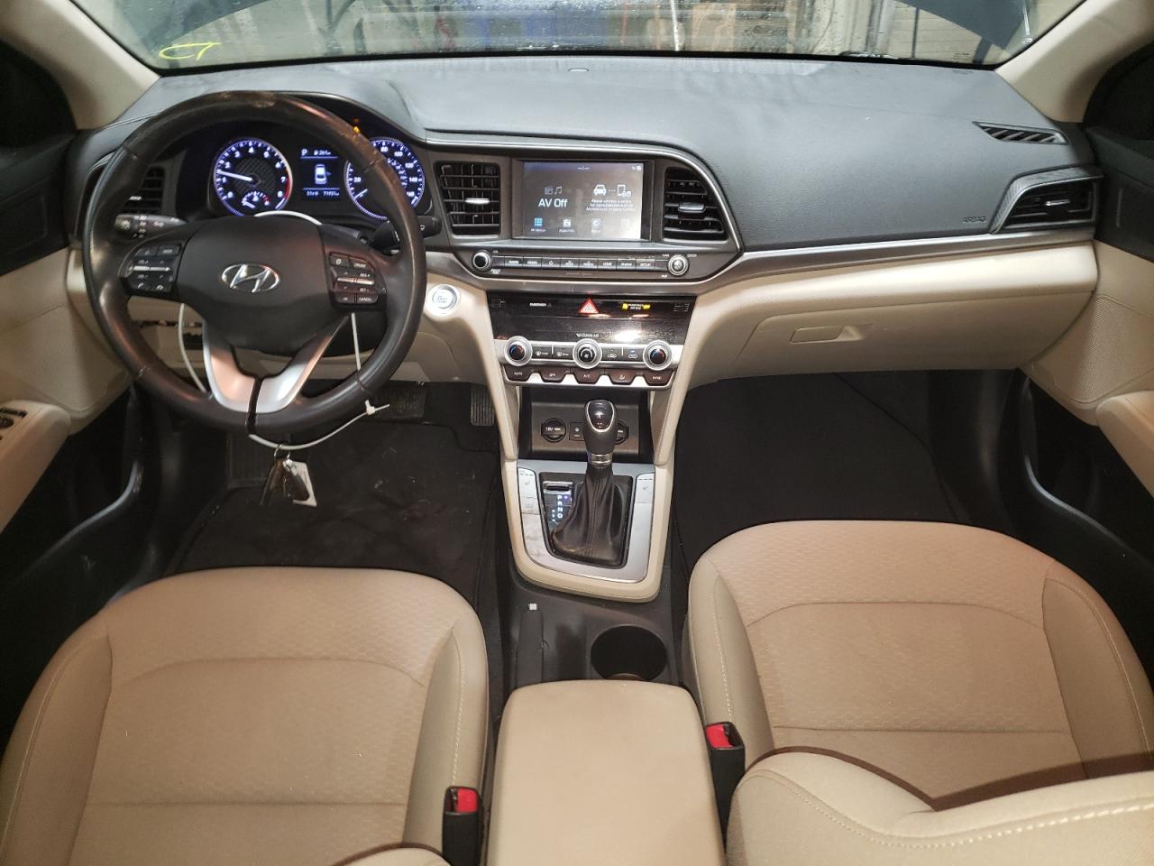 2019 Hyundai Elantra - Image 8