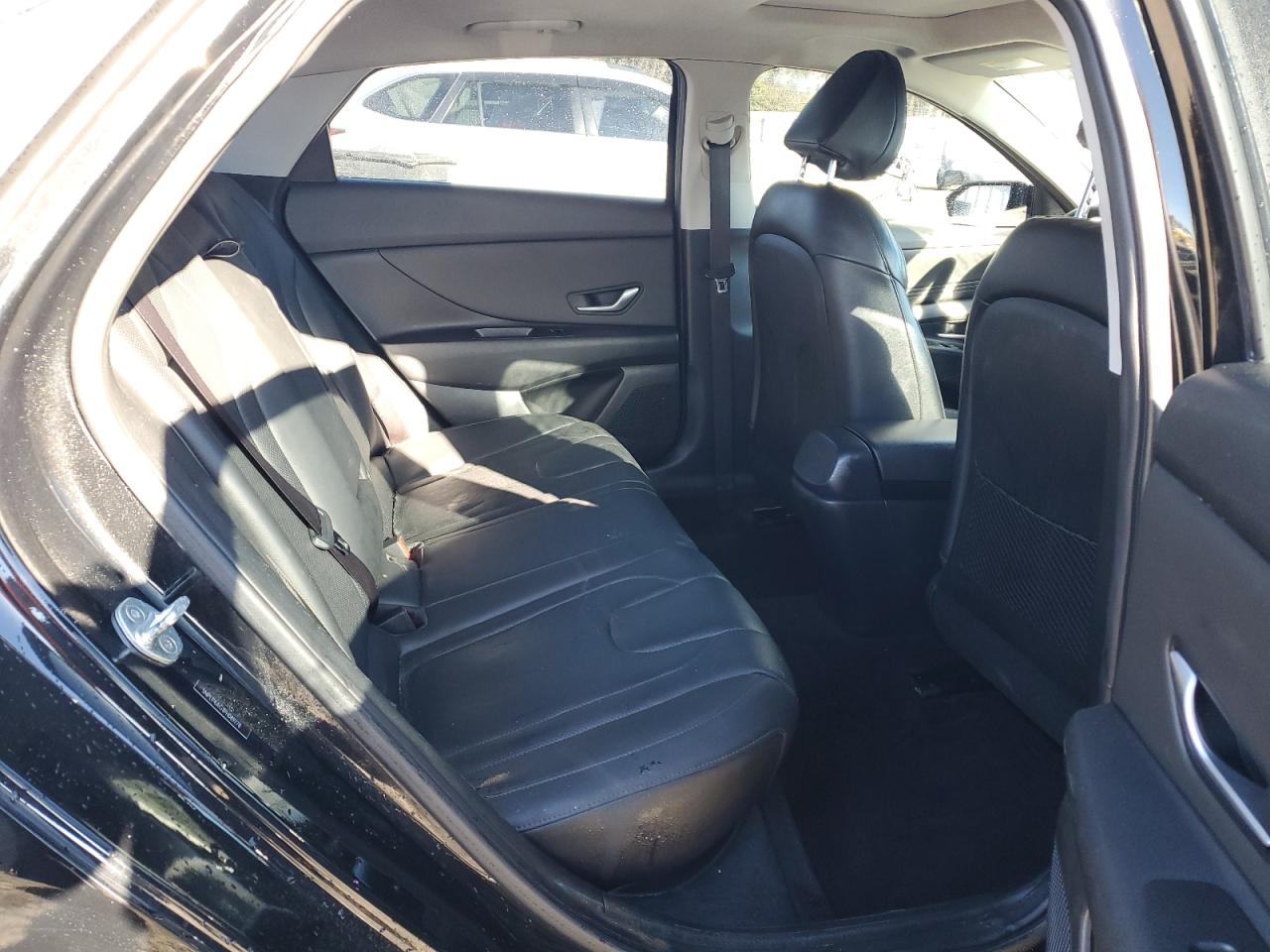 2023 Hyundai Elantra - Image 10