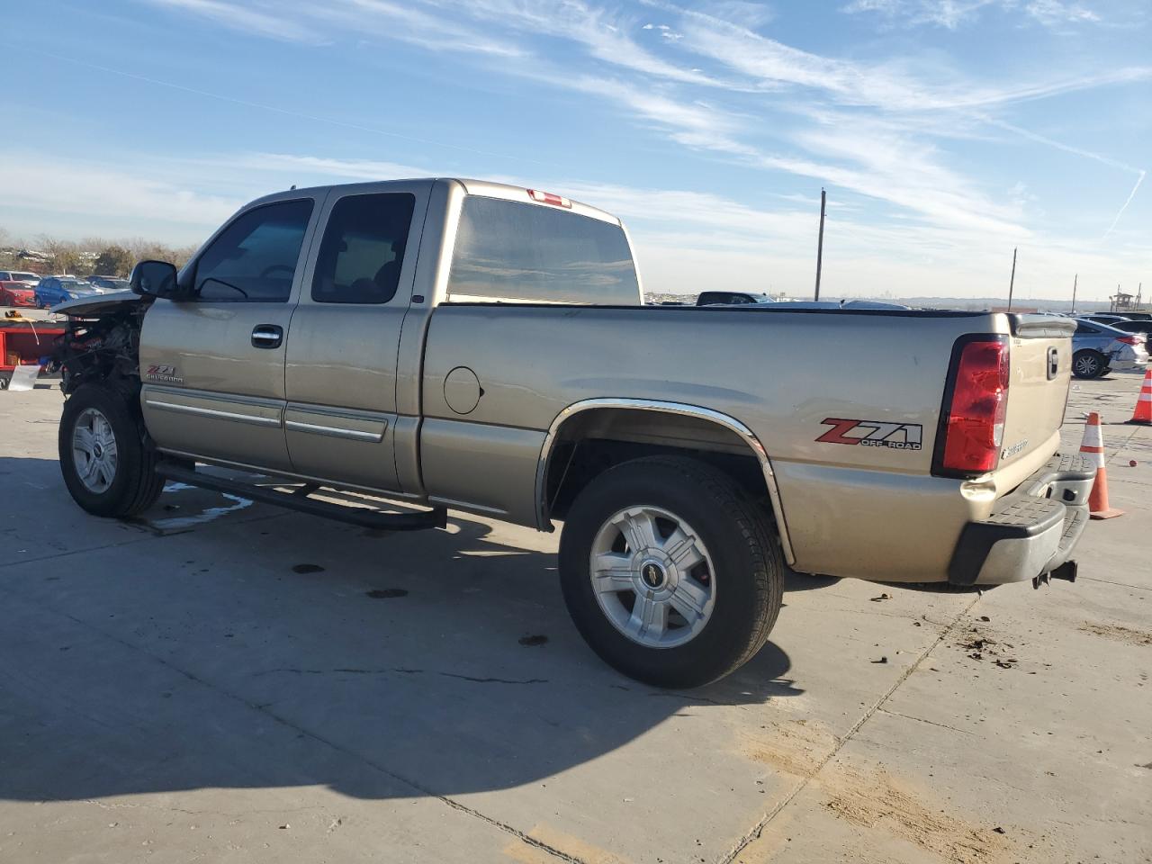 2006 Chevrolet Silverado - Image 2