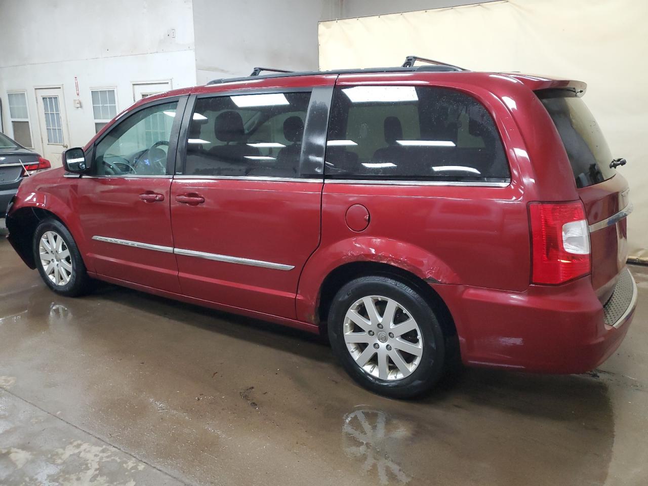 2013 Chrysler Town & Country - Image 2