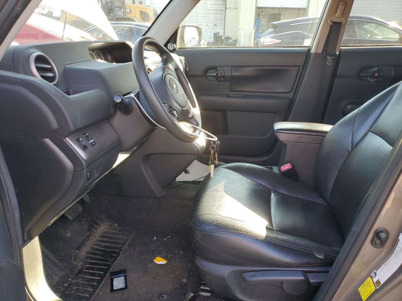 2013 Toyota xB - Image 7