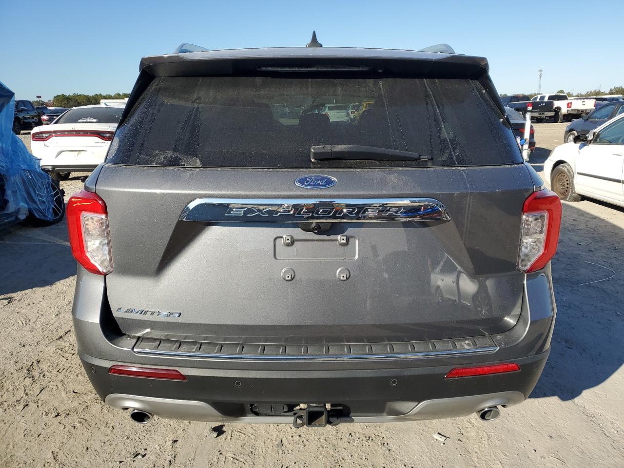 2022 Ford Explorer - Image 6