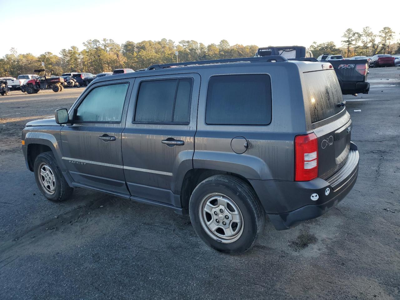 2014 Jeep Liberty (Patriot) - Image 2