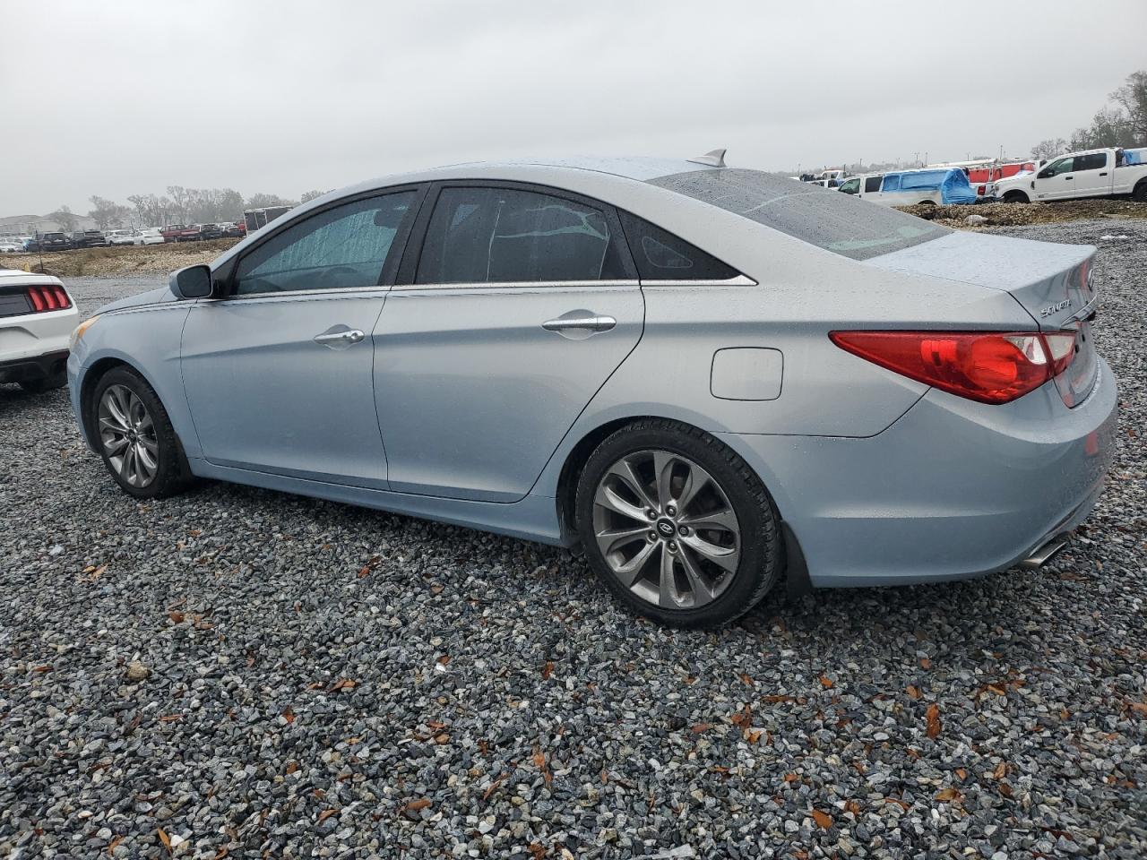 2013 Hyundai Sonata - Image 2