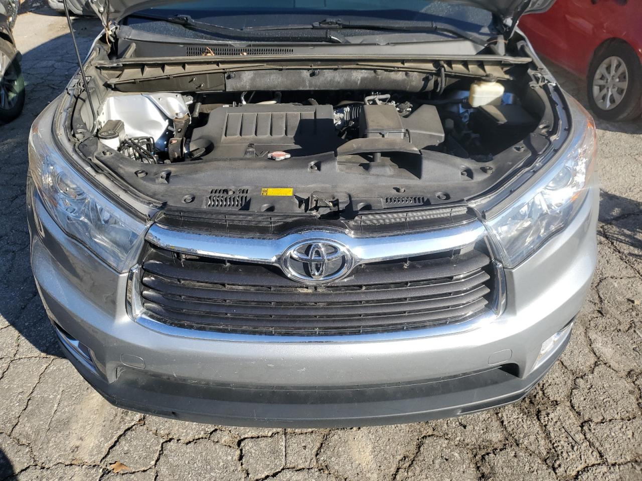 2015 Toyota Highlander - Image 12
