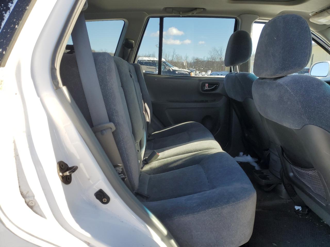 2004 Hyundai Santa Fe - Image 11