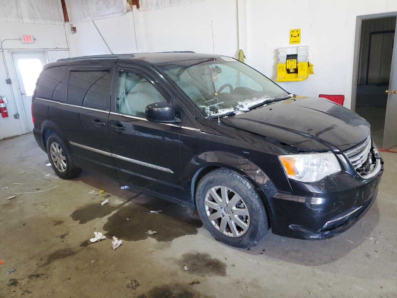 2013 Chrysler Town & Country - Image 4