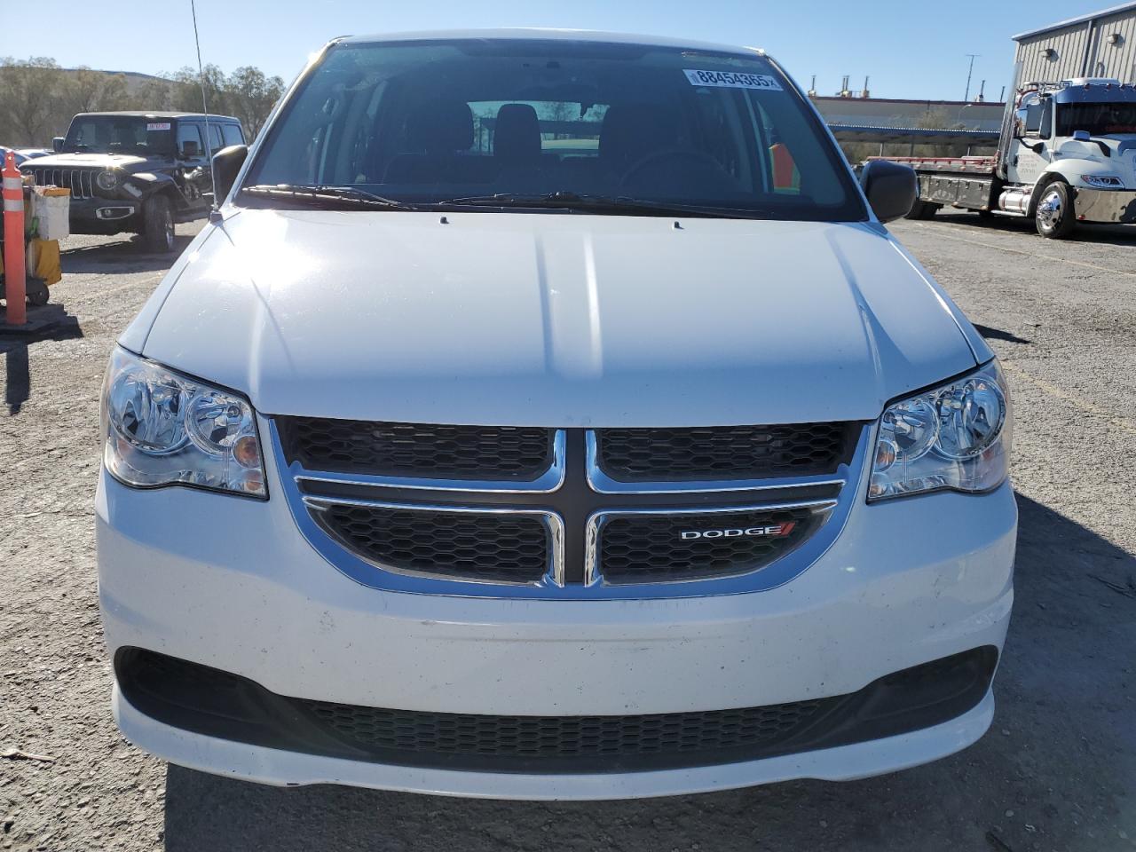 2017 Dodge Caravan - Image 5