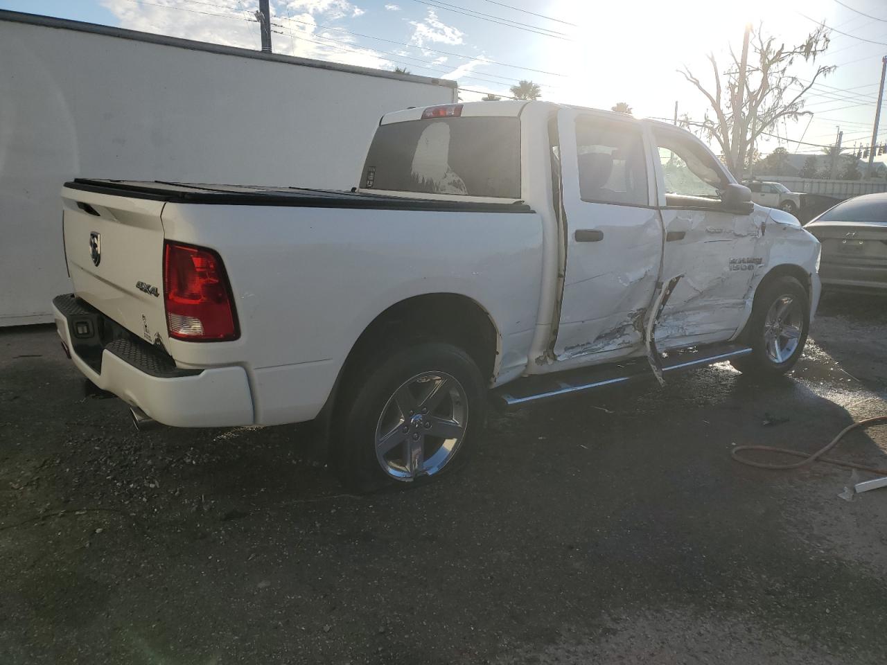 2015 RAM 1500 - Image 3