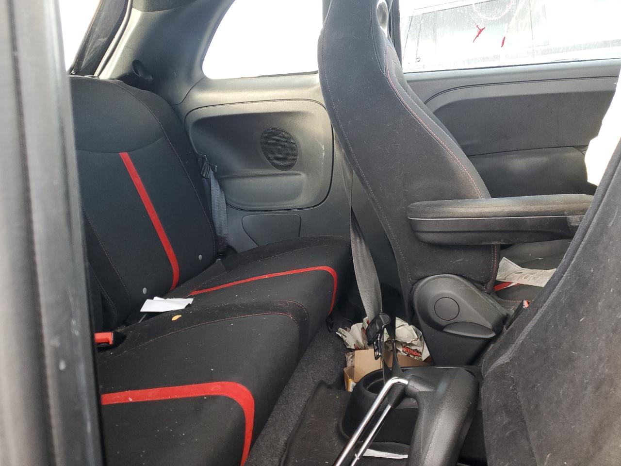 2015 Fiat 500 - Image 10
