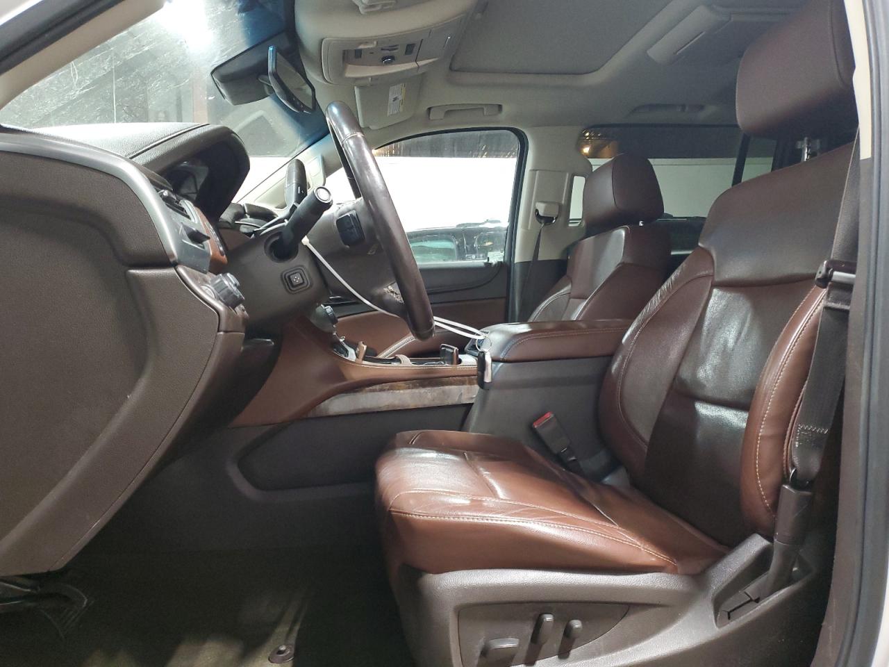2016 Chevrolet Suburban - Image 7