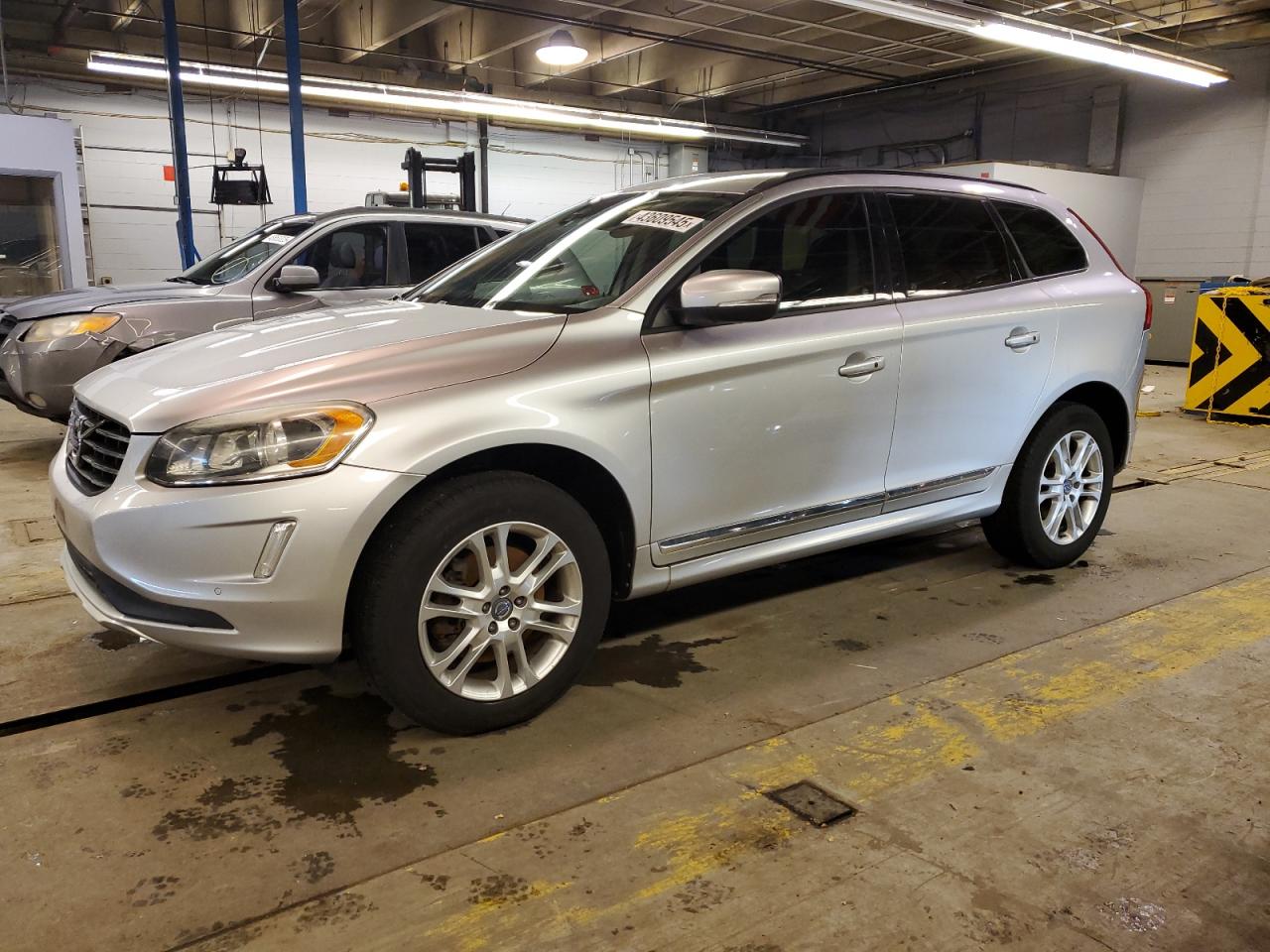 2015 Volvo XC60 - Image 1