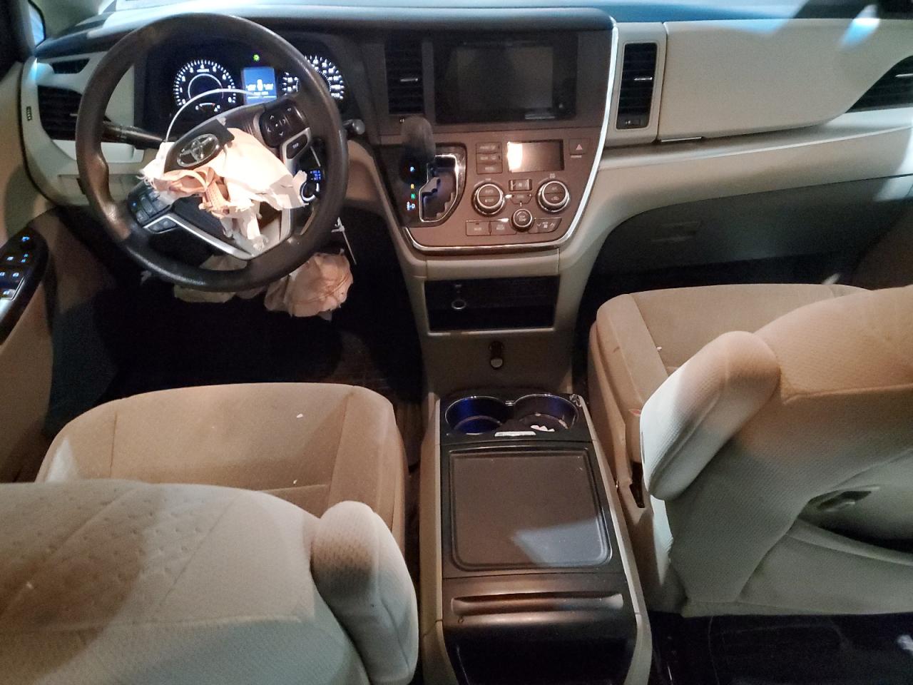 2015 Toyota Sienna - Image 8