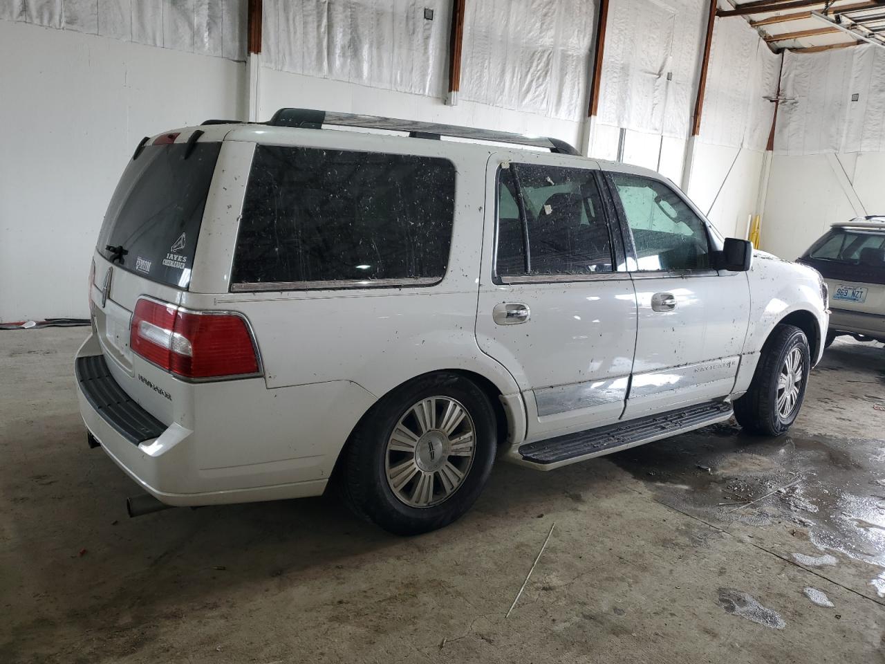 2009 Lincoln Navigator - Image 3