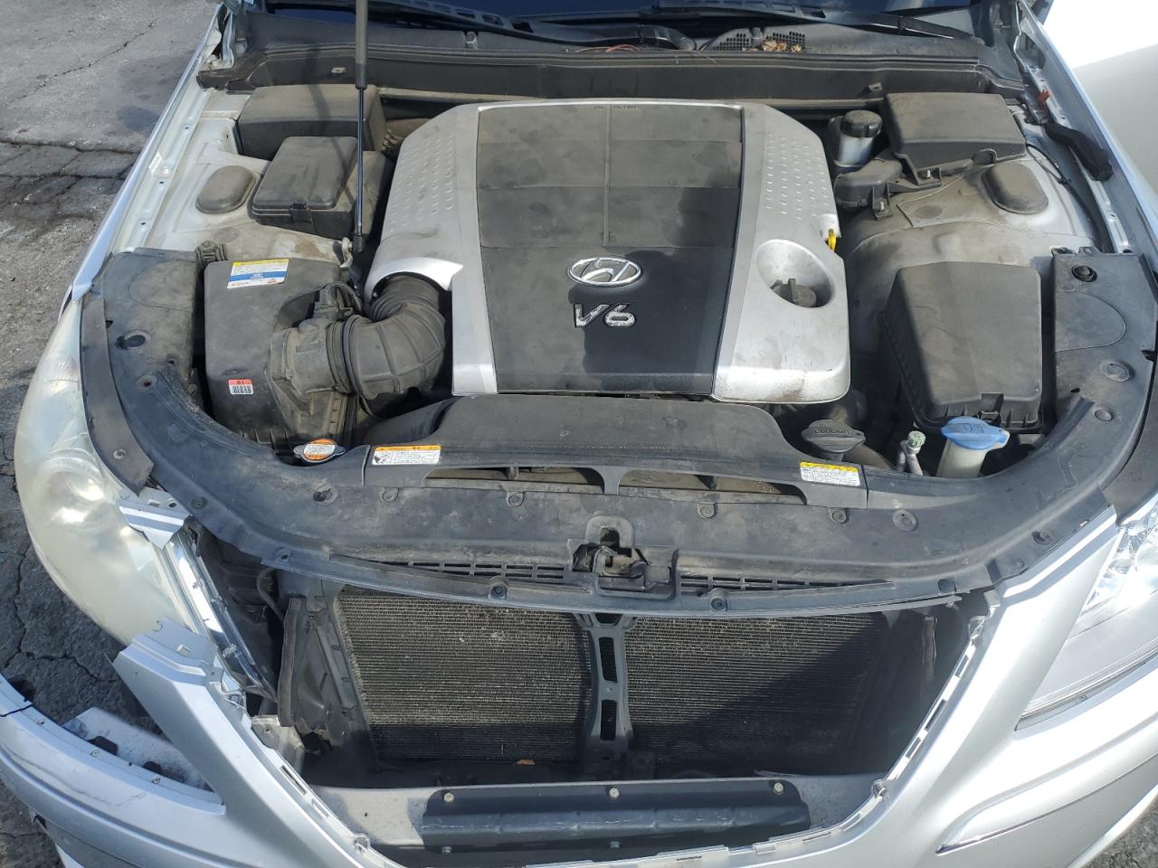 2011 Hyundai Genesis - Image 12