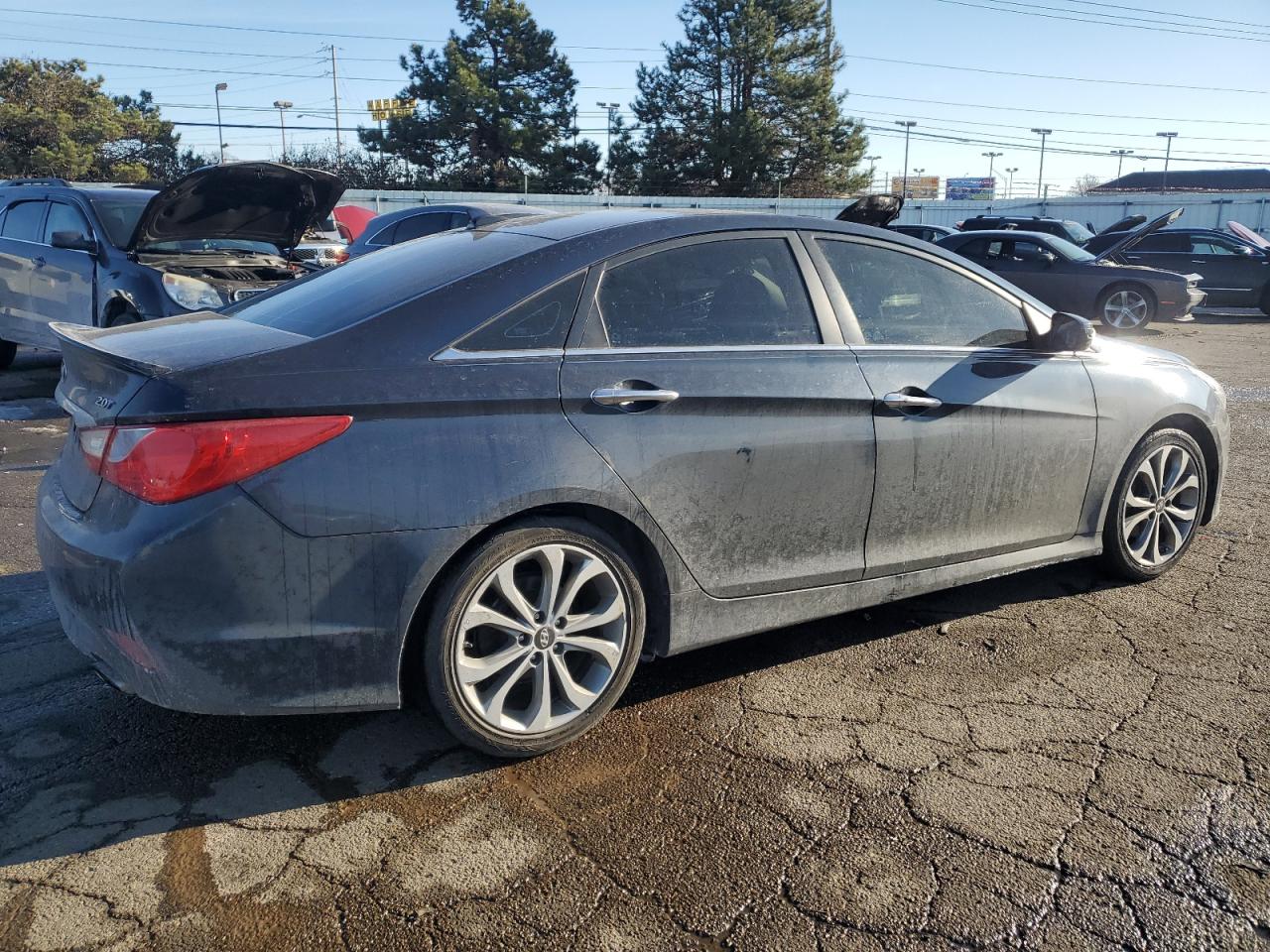 2014 Hyundai Sonata - Image 3